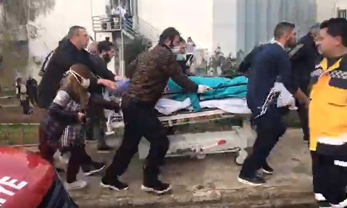 Hastalar tahliye ediliyor