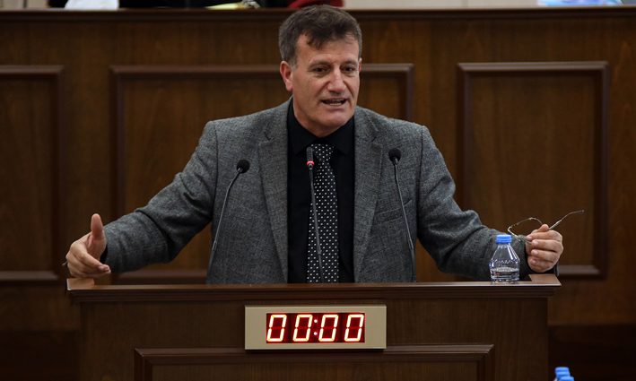 Arıklı: 'Başbakana birilerinin ülkede politika yapması gerektiğini hatırlatmasında fayda var'