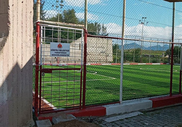 Gönyeli'de bir halı saha mühürlendi