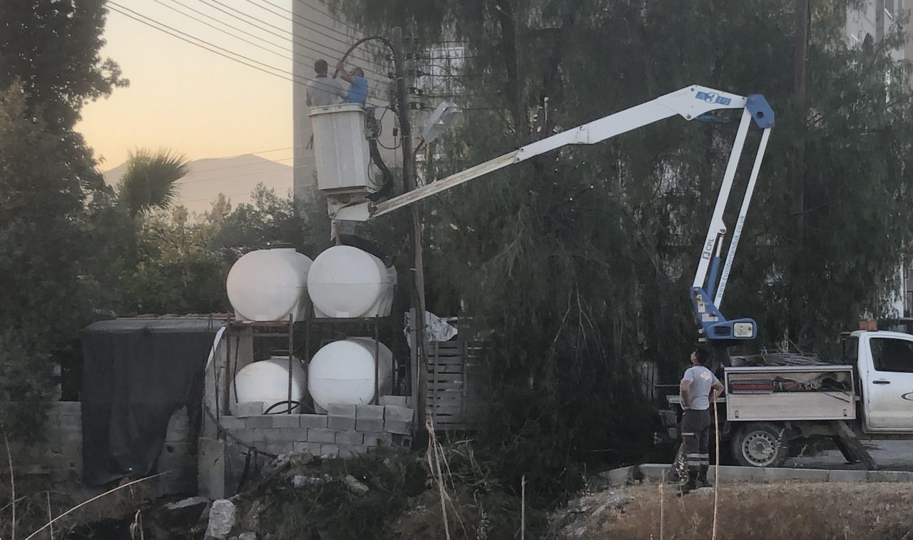 Lefkoşa'da elektrik isyanı