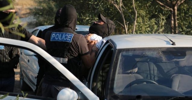 Aralarında Kıbrıslı Türk’ün de bulunduğu uyuşturucu çetesi çökertildi
