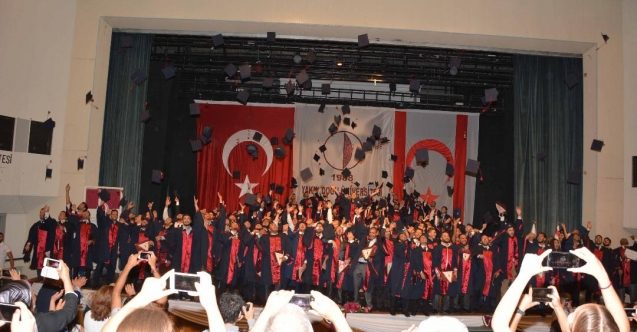 Kıbrıs'ta bir ilk: Online mezuniyet töreni