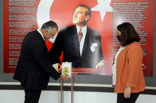 “Temassız El Dezenfektan Makinesi”nin tanıtımı yapıldı
