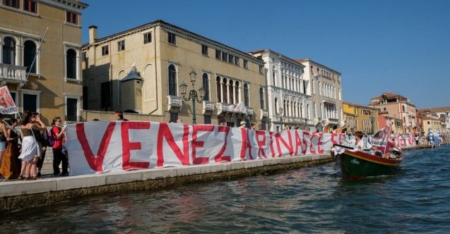 Venedik'te "turist istemiyoruz" protestosu