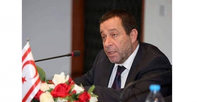 Denktaş: Değişen ortamı değerlendirerek açıklıyorum ki aday olacağım