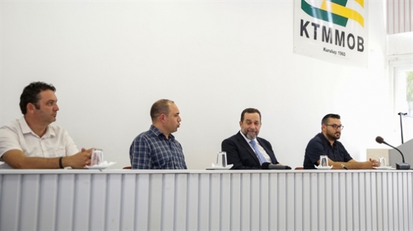 Denktaş: Geçmişte  Kıbrıs Türkü’ne var olan saygılı duruşun yeniden kazanılması gerekir