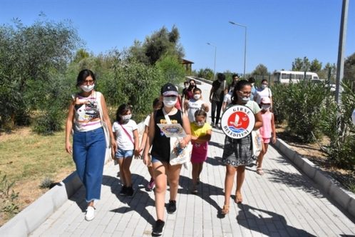 Girne Belediyesi Çocuk Meclisi hayvan barınağını ziyaret etti