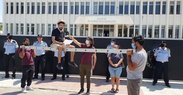 Mobeselere karşı ilginç protesto