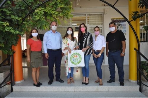 Bölge okullarındaki öğrenci ve öğretmenlere maske dağıtıldı