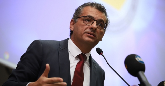“Cumhurbaşkanı kral değildir, padişah, sultan hiç değildir"