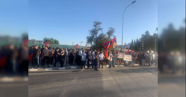 Güney Kıbrıs’ta Ermenistan’a destek yürüyüşü