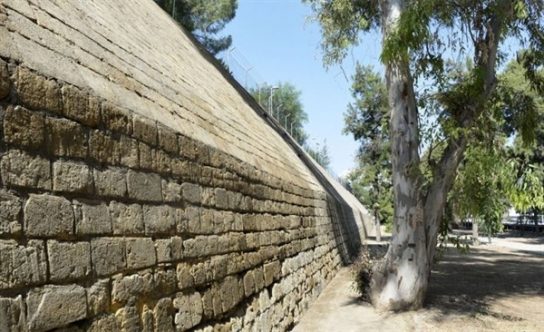 Lefkoşa’daki surlarda acil tadilat çalışmaları tamamlandı