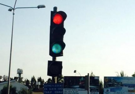 Polisten sürücülere uyarı!