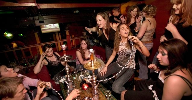 Rum öğrenciler partiye katıldı, vakalar patladı