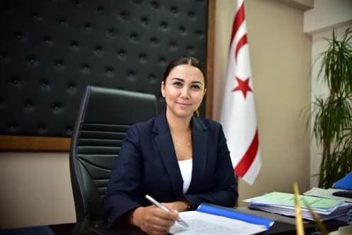 "Tüm engel tanımaz yürekleri saygı ve sevgiyle selamlıyorum"