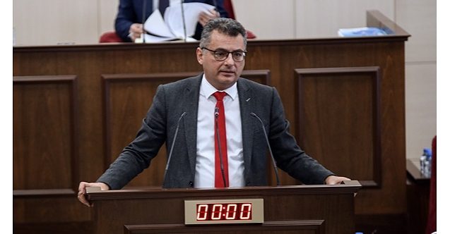Erhürman: Züccaciye dükkanına giren fil, demokrasi camını kırıp döküyor