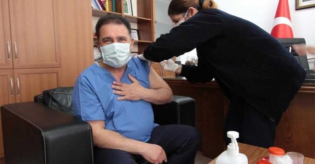 Ersan Saner, ikinci doz aşıyı oldu