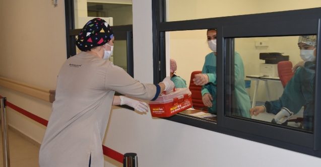 PCR testleri karıştı, pozitif olanlar eve gönderildi