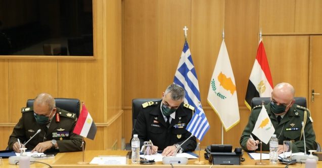 Türkiye'ye karşı üçlü ittifak