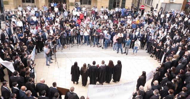 YARGININ BAĞIMSIZLIĞINA SALDIRI PROTESTO EDİLDİ