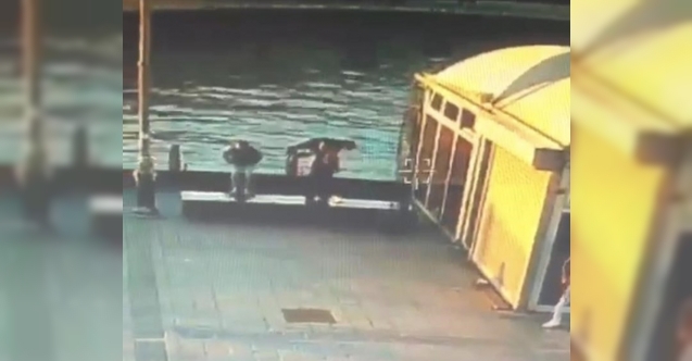 'Yan baktın' diyerek denize atıp öldürdü