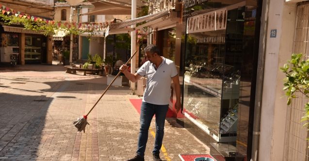 Arasta'da hummalı hazırlıklar