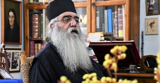 Korona önlemlerine direnen papaz, virüse yakalandı