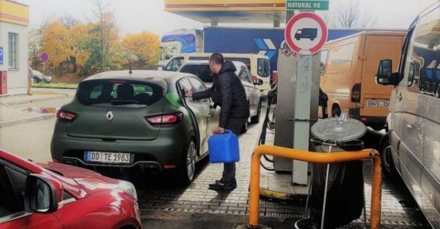 Almanlar komşu ülkelerden akaryakıt alıyor