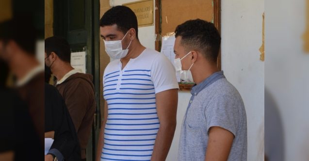 Evin yatak odasını ateşe verdiler! 3'ü de öğrenci