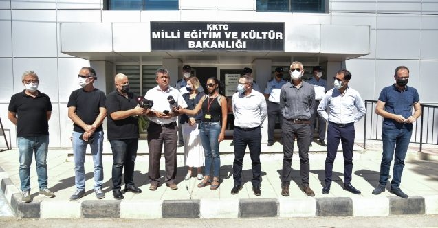 "Öğrencilerin yan yana oturduğu okullarda vakalar tırmanışta"
