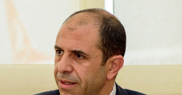 Özersay'dan Tatar'a aşı sertifikaları için çağrı