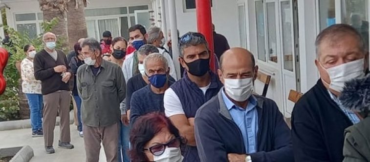 Aşı sıraları vatandaşı bezdirdi