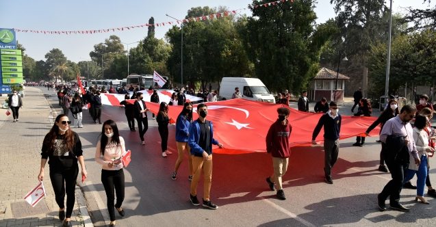 Kırmızı Beyaz Cumhuriyet Korteji
