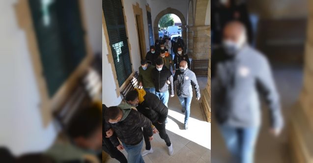 Barikat operasyonu: 10 tutuklu