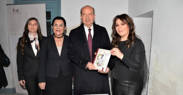 Zaman tünelinde yolculuk yaptıran bir kitap