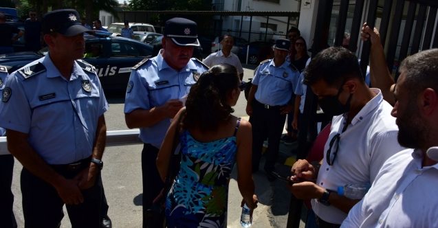 22 öğretmene "polise darp" davası