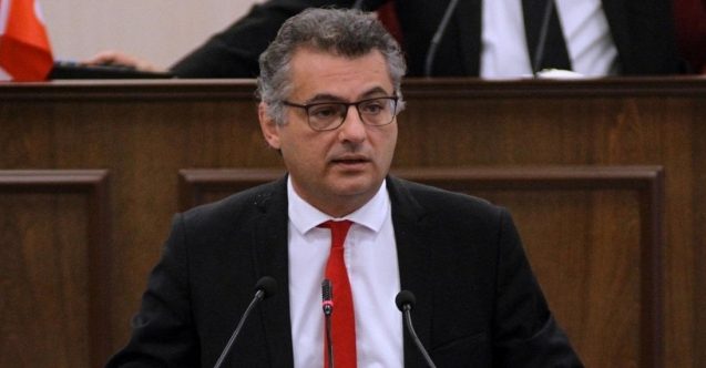 “Ülkede dingil koptu; Meclis önüne heykel yapıldı, korumalar tutuldu"