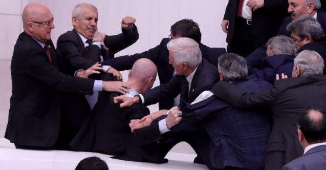 Yumruklu kavgada milletvekili yoğun bakımda