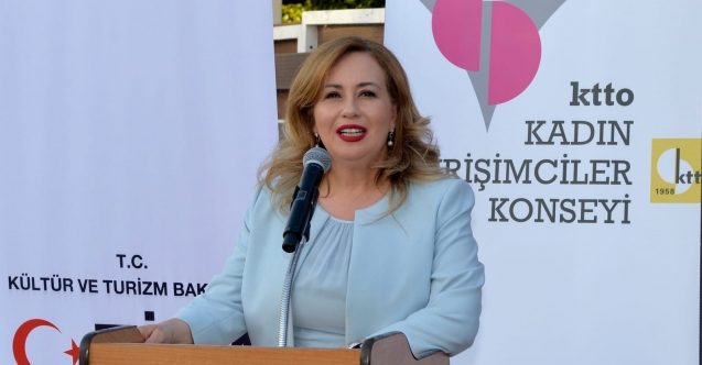 Sibel Tatar'dan dikkat çeken paylaşım: “Evlilik kurumunu da seviyorum”