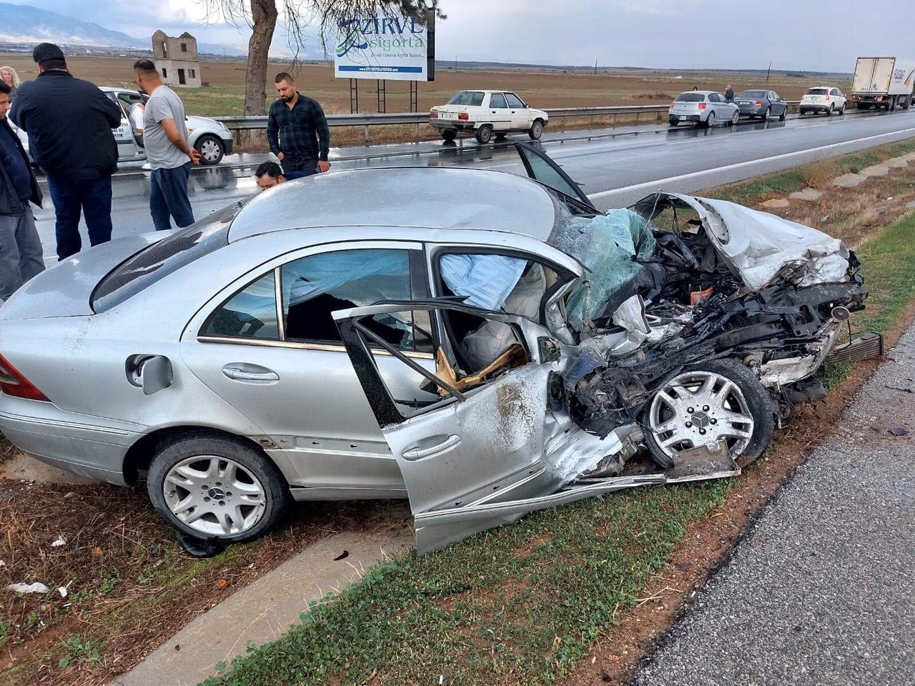 Trafikte kara tablo: 3 bin 689 kaza, 24 ölü, 741 yaralı