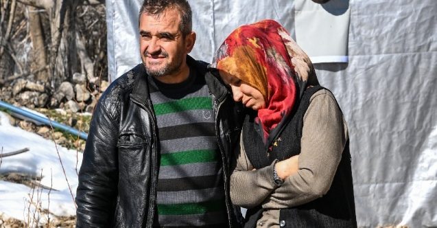 Enkaz altında kalan depremzede o anları anlattı