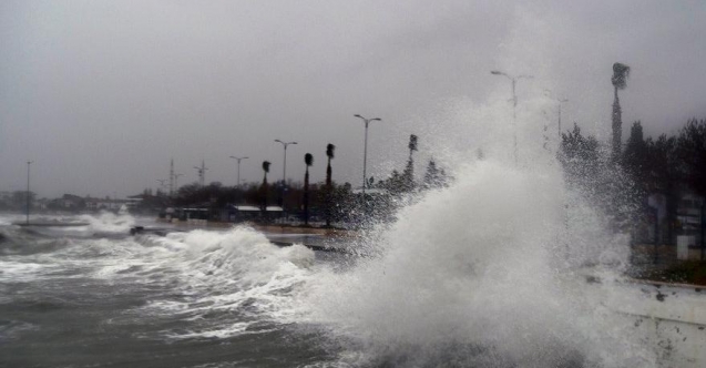 Meteoroloji Dairesi yarından itibaren iki gün fırtınamsı rüzgar beklendiğini duyurdu
