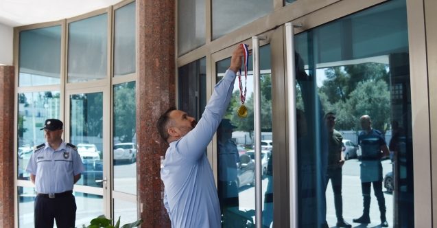 İçişleri’ne madalyalı protesto