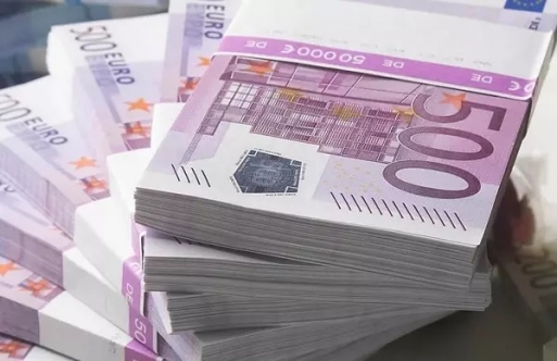 Emlakçıdan 9 bin Sterlini çaldı