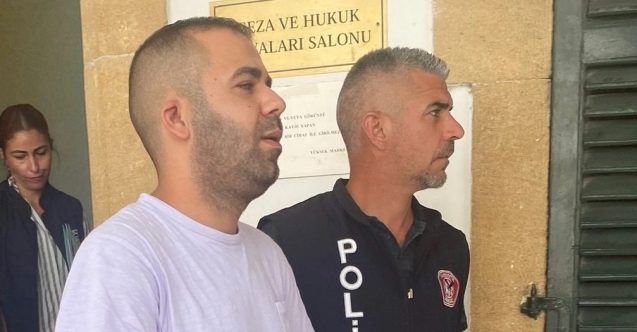 Polisi görünce kokaini arabadan attı