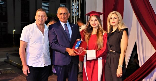 AÖA'da sınıf öğretmenliği birincisi Önderol
