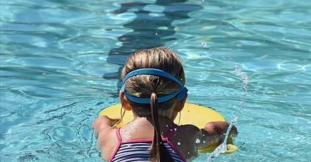 3 yaşındaki çocuk yüzme kursunda boğulma tehlikesi geçirdi! İki tutuklu