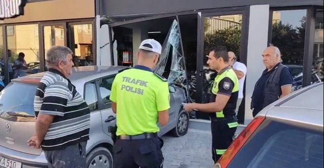 Araç dükkana daldı!