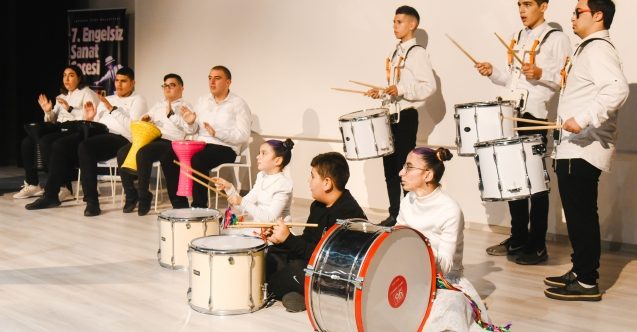 Engelsiz Sanat Gecesi coşkuyla gerçekleştirildi