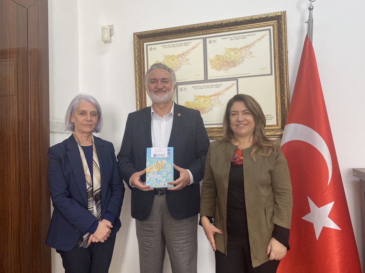 Evkaf, “Hayatımıza Değer Katan Kadınlarımız” kitabına destek oluyor